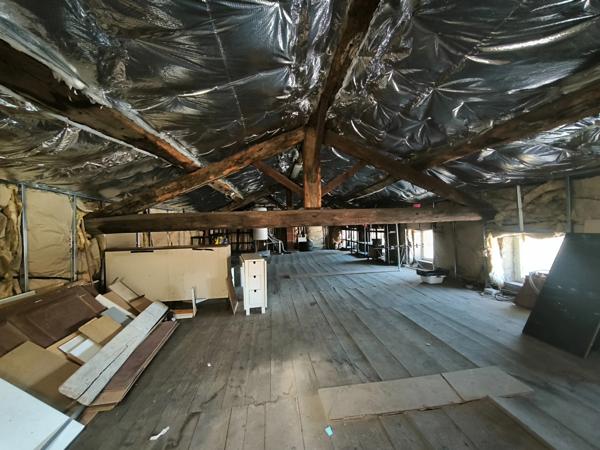 Maison de village 130m² et 62m² de potentiel -3 chambres-Bureau-caves