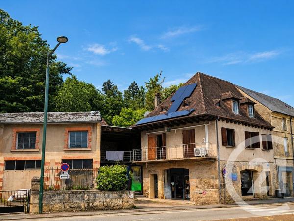 Immeuble à vendre  200 m 2   SARLAT LA CANEDA  - 24