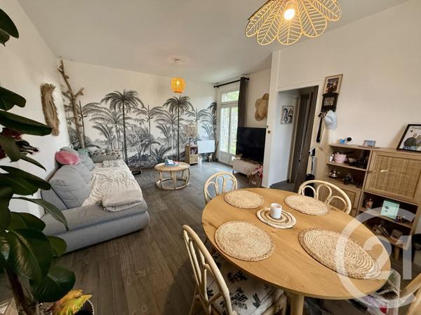 Maison à vendre  6 pièces - 410 m 2   SAUJON  - 17