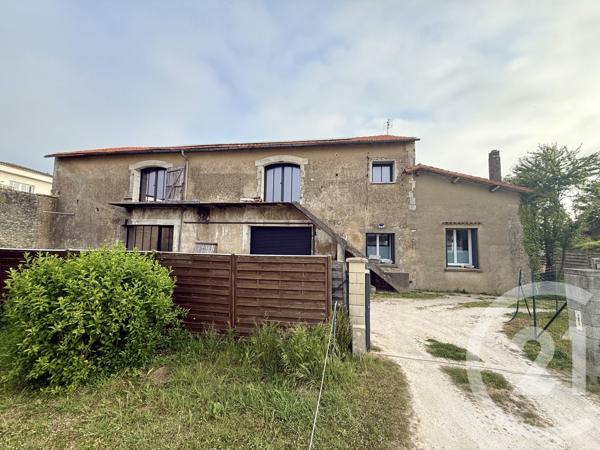 Maison à vendre  6 pièces - 410 m 2   SAUJON  - 17
