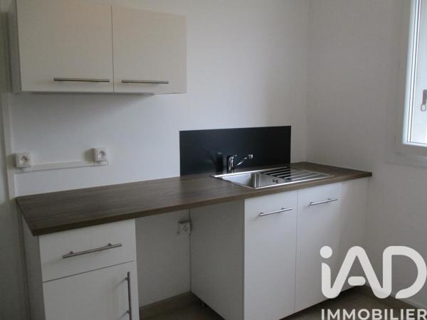 Location appartement 3 pièces 65 m² Salon-de-Provence