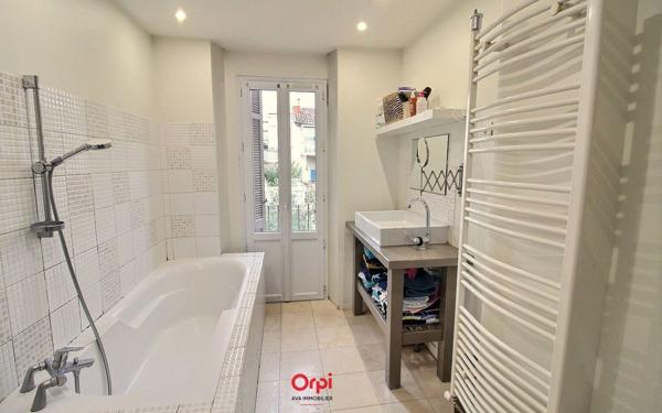 Maison à vendre    4 pièces • 100 m2 Marseille 10