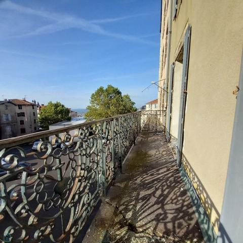 immeuble 156m² thiers 63300