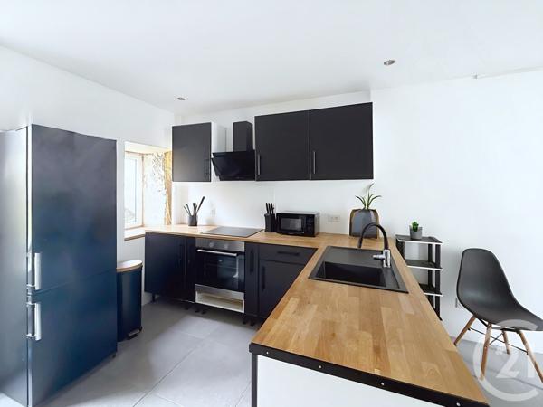 Maison à vendre  5 pièces - 102,85 m 2   HIERSAC  - 16