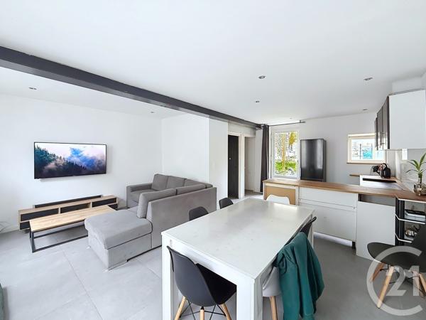 Maison à vendre  5 pièces - 102,85 m 2   HIERSAC  - 16
