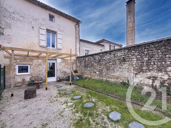 Maison à vendre  5 pièces - 102,85 m 2   HIERSAC  - 16