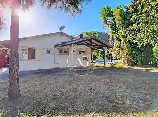 Villa T4 – Piscine, jardin, proche mer – Case-Pilote