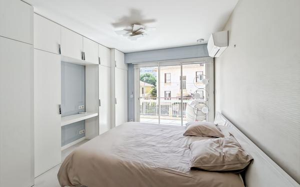 Appartement à vendre    4 pièces • 73,59 m2 Antibes