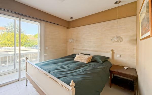 Appartement à vendre    4 pièces • 73,59 m2 Antibes