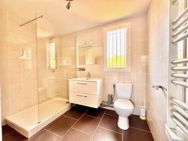 Ventabren (13122) Ventabren – Maison familiale 6 pièces avec jardin, piscine et espace bien-être