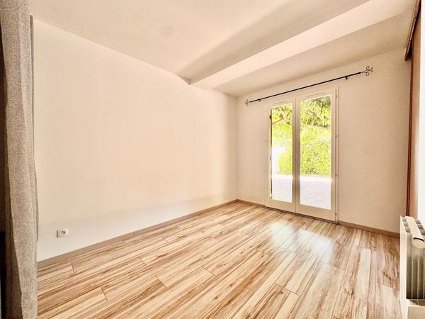 Ventabren (13122) Ventabren – Maison familiale 6 pièces avec jardin, piscine et espace bien-être