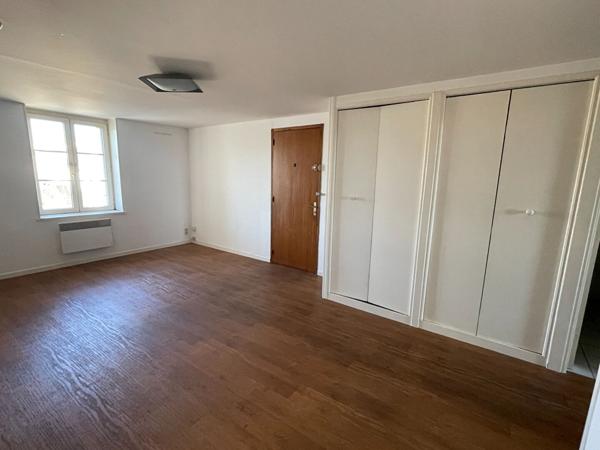 Appartement Reims 2 pièces 42.7 m2 - 1 rue de l'Esperance (2ème étage droite)