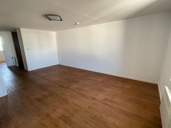 Appartement Reims 2 pièces 42.7 m2 - 1 rue de l'Esperance (2ème étage droite)