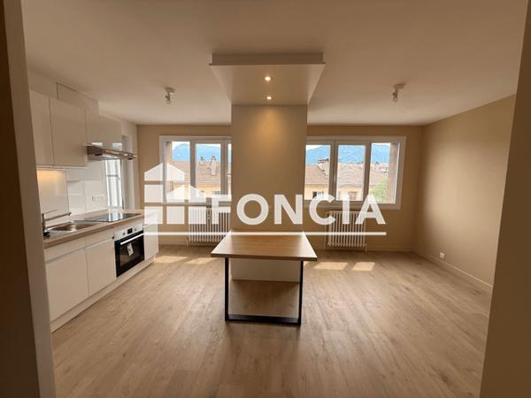 Location Studio 31.28 m² - 46 AVENUE DE GENEVE Annecy 74000