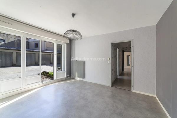 Vente                                                      Appartement
                        
                     2 pièces                      43 m2                     à Morteau