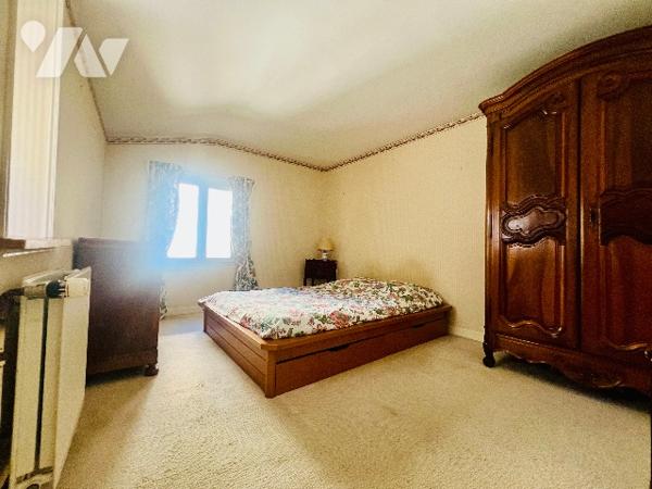 TOURS 
Hyper Centre
Scellerie / Jules Favre
Ensemble mixte: local commercial et appartement