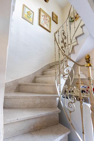 Maison de ville, en plein centre ville, au calme