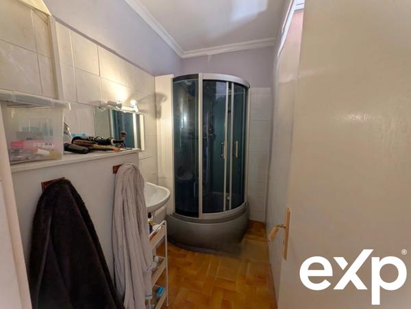 Local commercial + Appartement T4 – Emplacement n°1 La Tamarissière – Prêt à exploiter