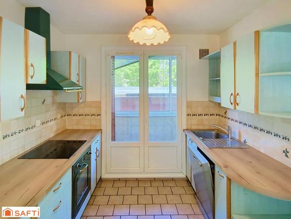 Appartement 4 pièces 60m² + loggia fermée et cave
