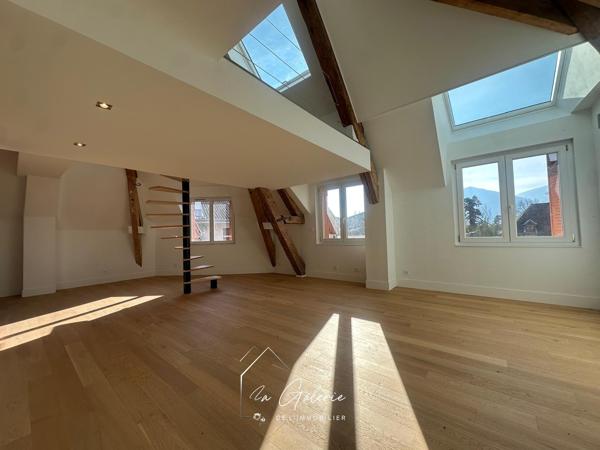 T4 MODERNE A SAINT EGREVE