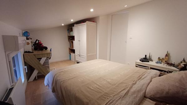 MAISON DE BOURG RENOVEE AVEC COUR PRIVATIVE