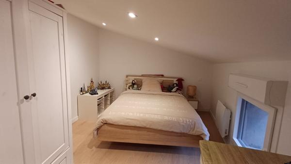 MAISON DE BOURG RENOVEE AVEC COUR PRIVATIVE