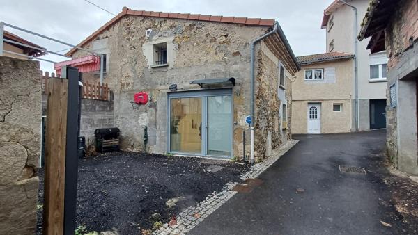 MAISON DE BOURG RENOVEE AVEC COUR PRIVATIVE