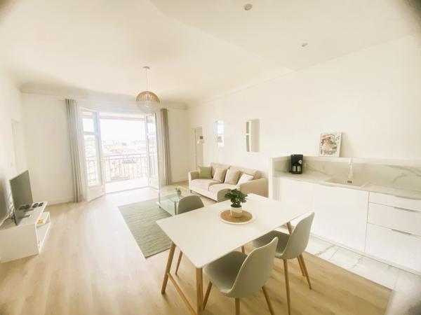 03200 VICHY -APPARTEMENT DE STANDING 3 PIÈCES AVEC BALCON TERASSE -EN SUS - PARKING GARAGE AVEC 2 PLACES DE PARKING -COEUR DE VILLE