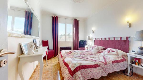 EXCLUSIVITE ! VILLEGAILHENC ! VILLA 4 FACES SUR 2300M² DE TERRAIN CLOS
