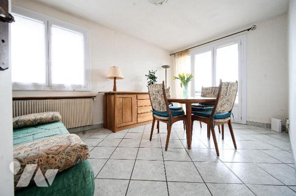 ANNECY – A SAISIR T3 60 m² avec vue montagne, balcon et garage – 8ᵉ étage avec ascenseur