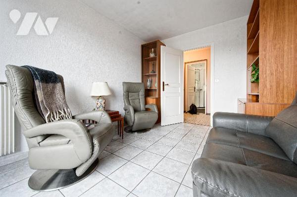 ANNECY – A SAISIR T3 60 m² avec vue montagne, balcon et garage – 8ᵉ étage avec ascenseur