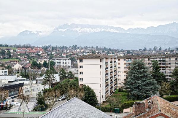 ANNECY – A SAISIR T3 60 m² avec vue montagne, balcon et garage – 8ᵉ étage avec ascenseur