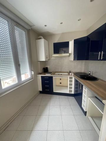 Location                                                      Appartement
                        
                     3 pièces                      61 m2                     à Saint-Quentin