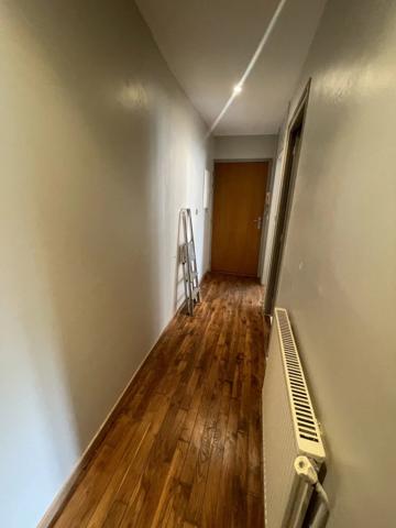 Location                                                      Appartement
                        
                     3 pièces                      61 m2                     à Saint-Quentin
