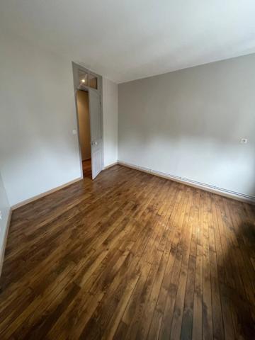 Location                                                      Appartement
                        
                     3 pièces                      61 m2                     à Saint-Quentin