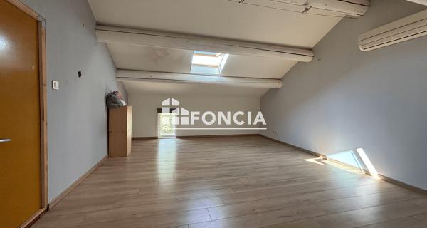 Location Maison 8 pièces 197.8 m² - Le Pontet 84130