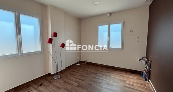 Location Maison 8 pièces 197.8 m² - Le Pontet 84130