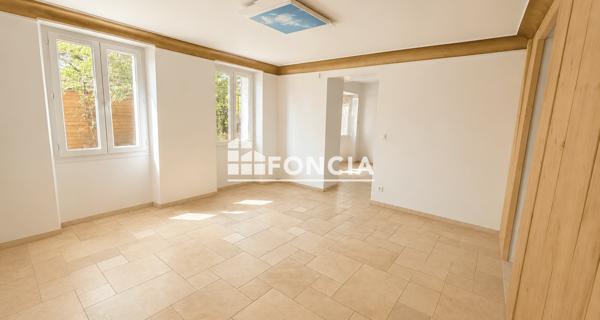 Location Maison 8 pièces 197.8 m² - Le Pontet 84130