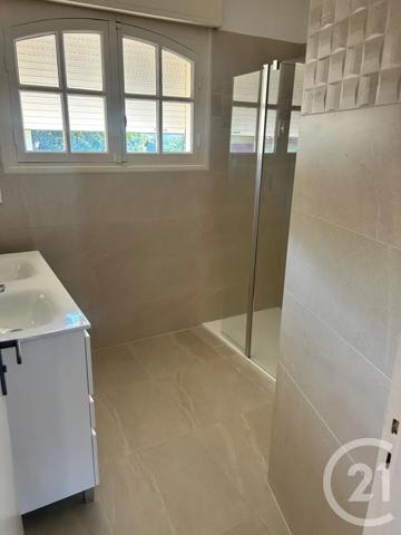 Appartement F4 à vendre  4 pièces - 89,56 m 2   SETE  - 34