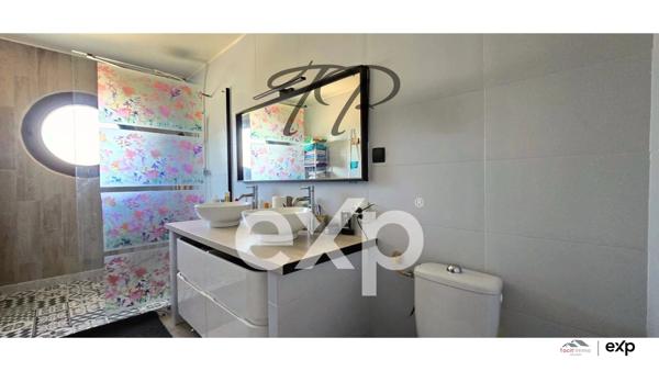 VILLA T5 SUR TERRAIN DE 306M²