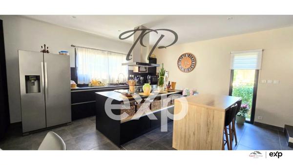 VILLA T5 SUR TERRAIN DE 306M²