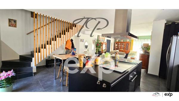 VILLA T5 SUR TERRAIN DE 306M²