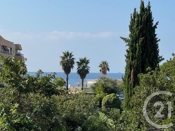 Appartement F3 à vendre  3 pièces - 44,28 m2 LA LONDE LES MAURES - 83