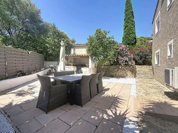 Maison La Ciotat avec studio et T2 indépendant, piscine, terrain