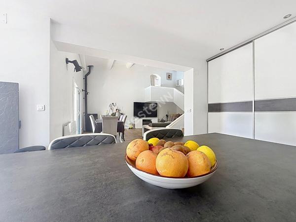 Maison La Ciotat avec studio et T2 indépendant, piscine, terrain