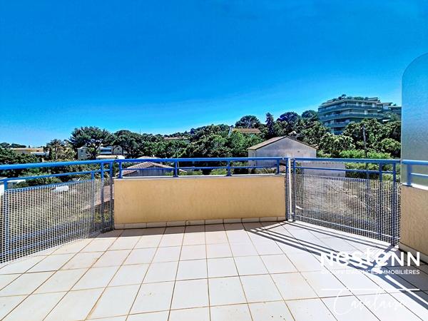 Coeur de ville Cavalaire-sur-Mer - 63 m² - Dernier étage - 2 chambres - 2 terrasses 75 m² et garage