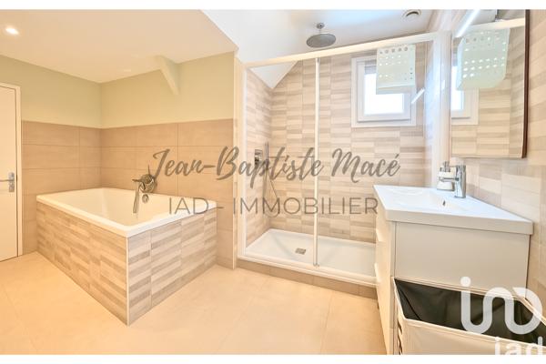 Maison à vendre 6 pièces 162 m² Saint-Léger-de-Linières