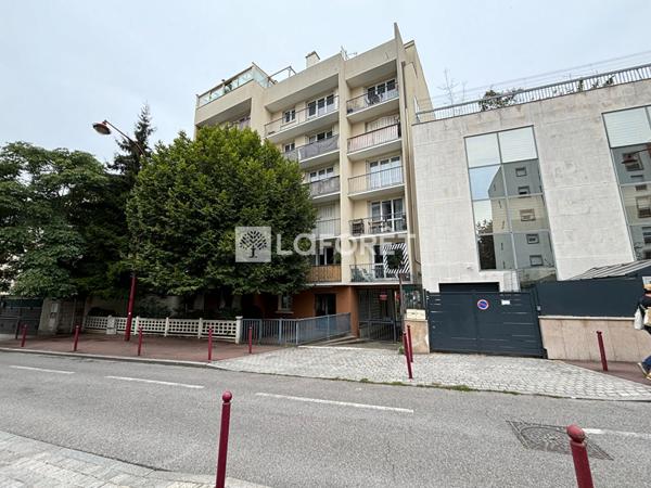Location parking / box Le Pré-Saint-Gervais - 70 €/mois