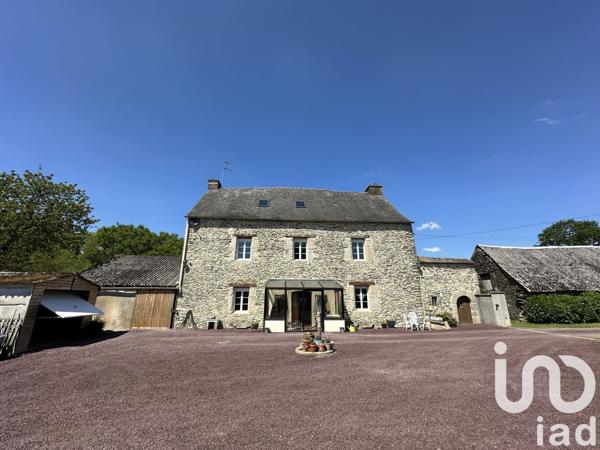 Longère 6 pièces de 181 m² à Taupont (56800)