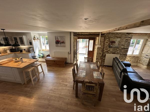 Longère 6 pièces de 181 m² à Taupont (56800)